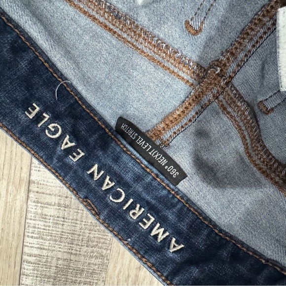 American Eagle next level stretch distressed high rise jegging size 4 ❤️ - Picture 7 of 7